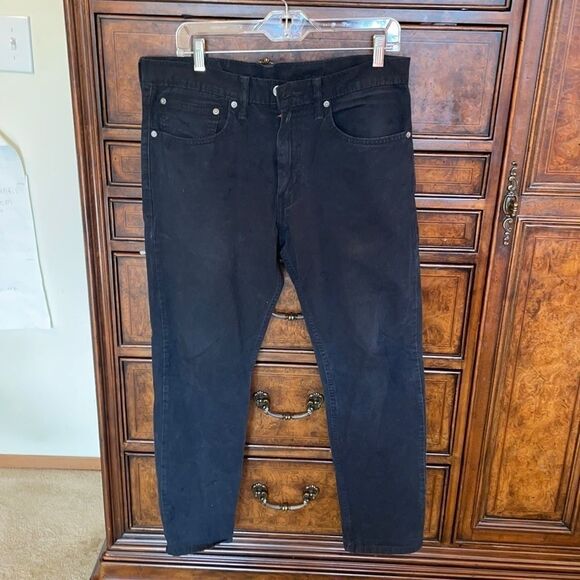 Levi woman’s black jeans - Picture 1 of 14